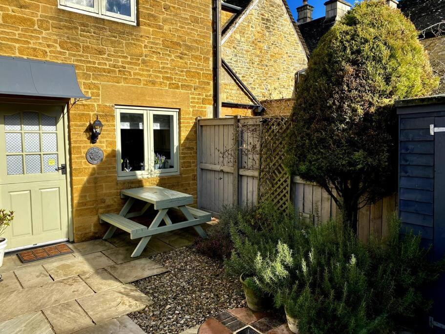 Historic Cotswold Chic Style For Uk Staycation Bourton-on-the-Water Exterior foto