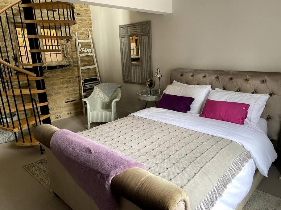 Historic Cotswold Chic Style For Uk Staycation Bourton-on-the-Water Exterior foto