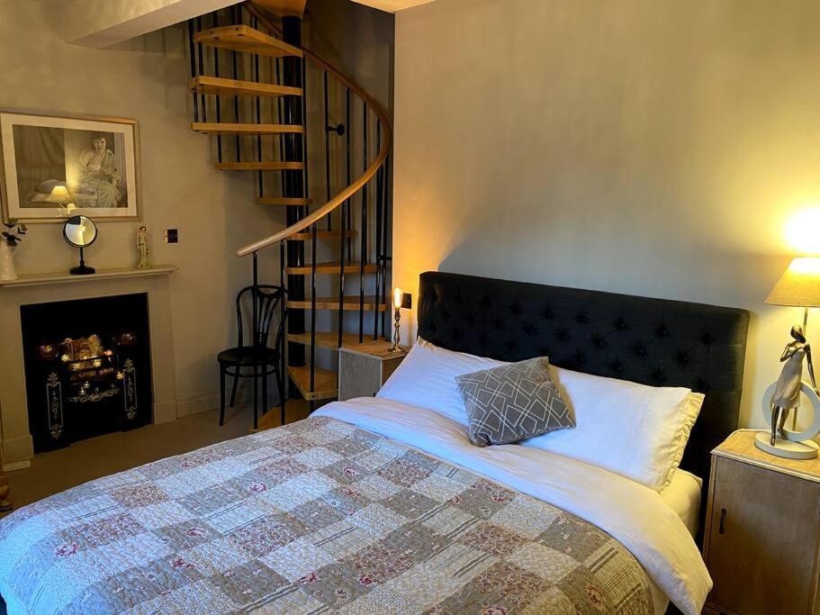 Historic Cotswold Chic Style For Uk Staycation Bourton-on-the-Water Exterior foto