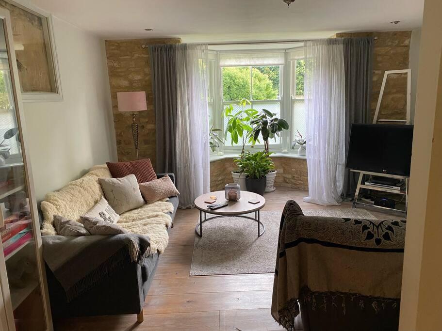 Historic Cotswold Chic Style For Uk Staycation Bourton-on-the-Water Exterior foto